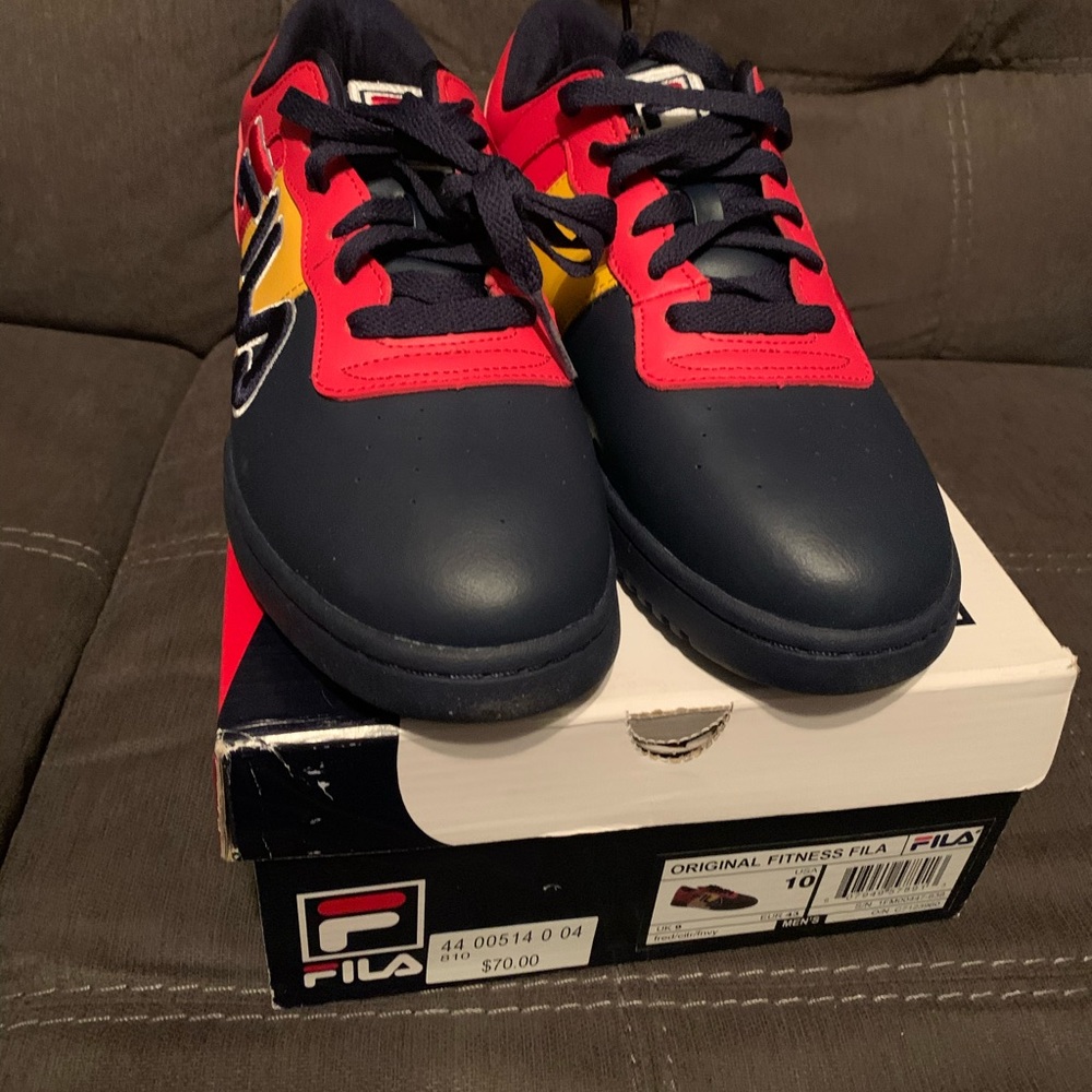 New in box multicolor men’s fila shoes
